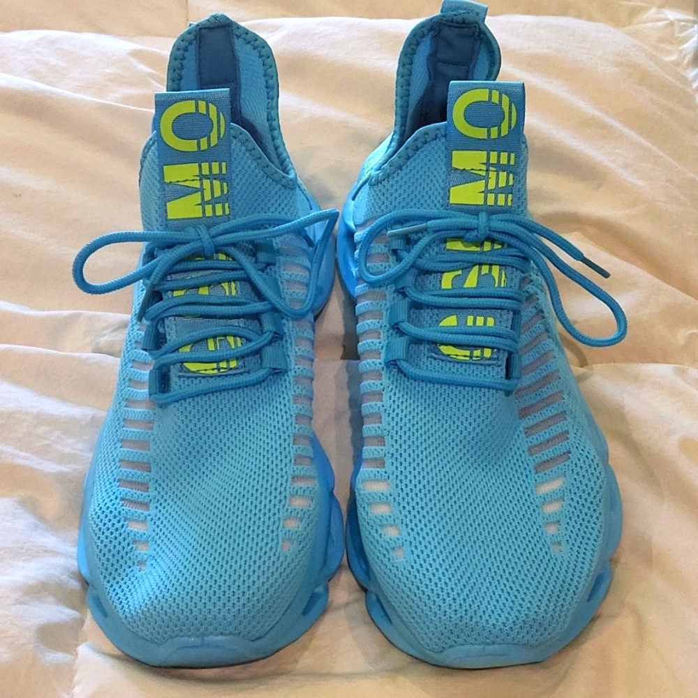 NEW GSLMOLN Men's sport shoes size 11
